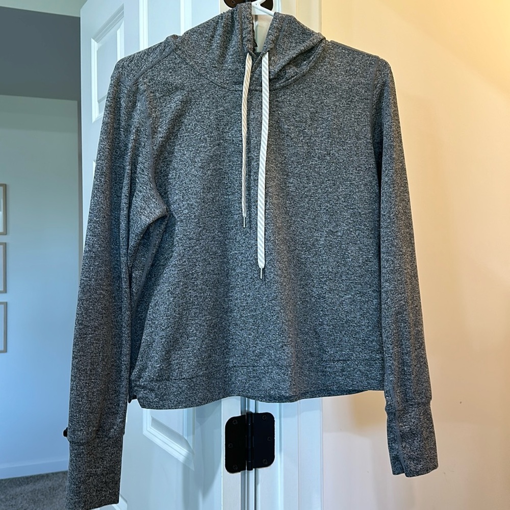 Vuori long sleeve hooded